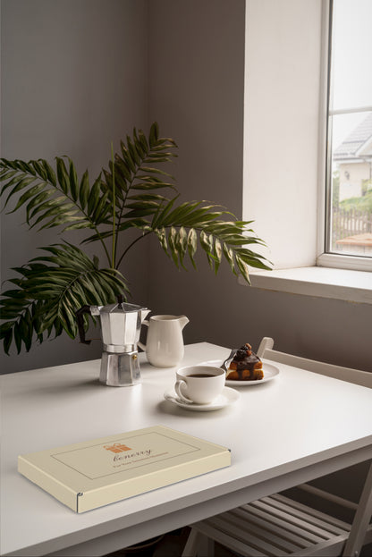 Kinder Beige Gift Box – lifestyle